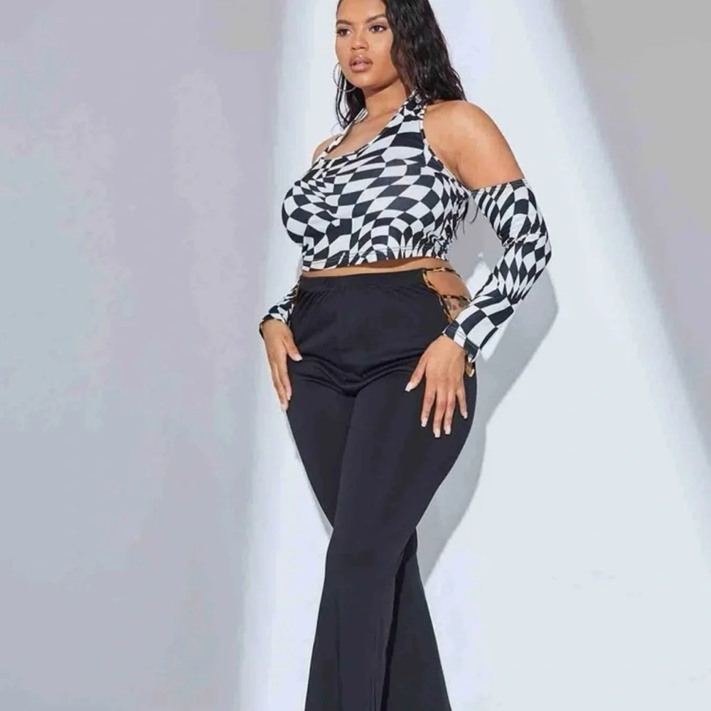 NEW Color Block Geo Cold Shoulder Cop Top - Picture 2 of 6